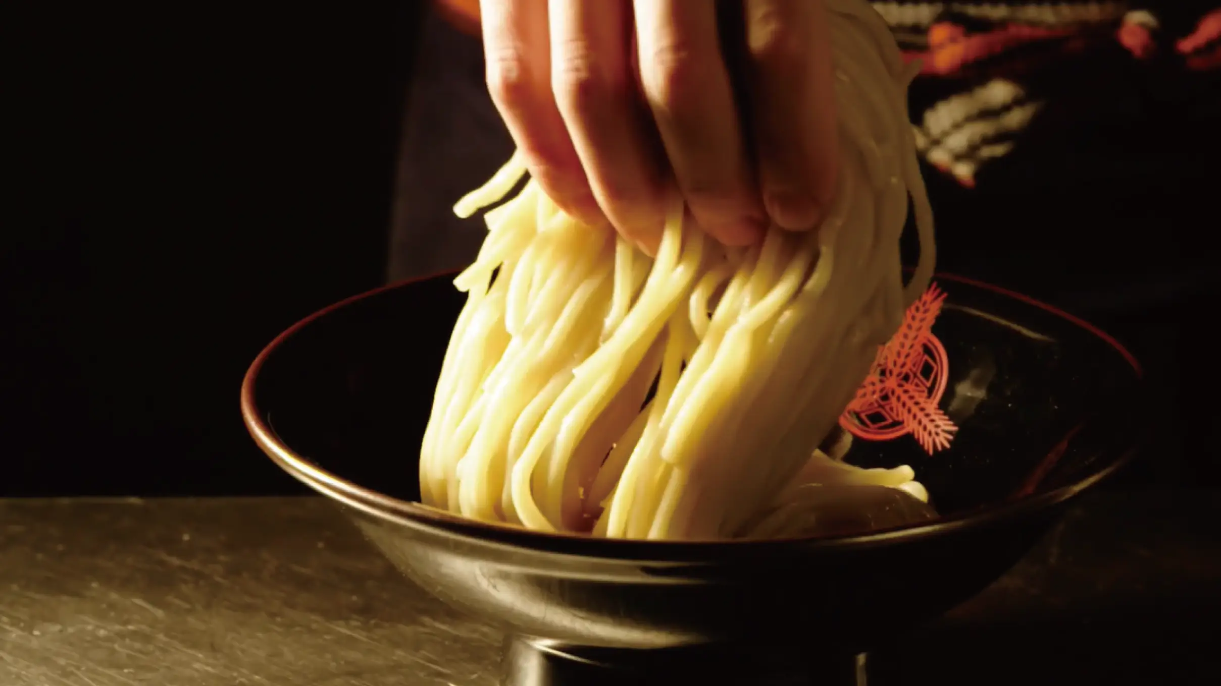 麺盛り風景